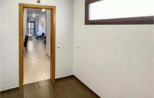 Kép Cozy Apartment In Estepona With Wifi szállásáról Esteponában a galériában