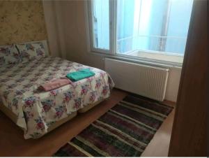 Postel nebo postele na pokoji v ubytování Large apartment with Great location for Big family