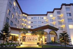 una representación del exterior de un hotel en Zurich Hotel Balikpapan en Balikpapan
