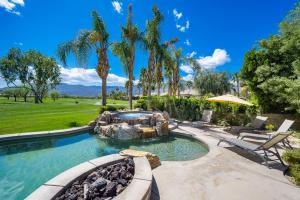 Bazén v ubytování 3 Master Suite's Dreams! nebo v jeho okolí