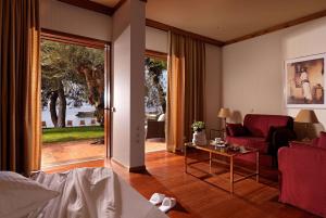 Posezení v ubytování Wyndham Loutraki Poseidon Resort