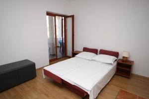 Fotografia z galérie ubytovania Apartments with a parking space Metajna, Pag - 6337 v destinácii Zubovići