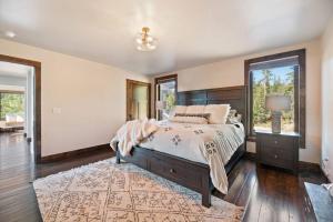 Katil atau katil-katil dalam bilik di Altitude Adjustment- Panoramic Views, Sleeps 12