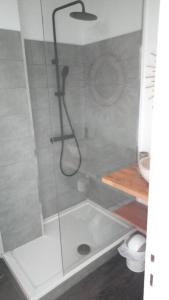 Koupelna v ubytování Appartement avec piscine proche de la mer