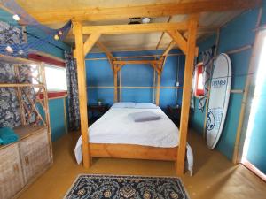 Postel nebo postele na pokoji v ubytování Open Gate Hostel Hawaii