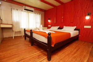 Gallery image of JCT Houseboat in Alleppey +19 photos