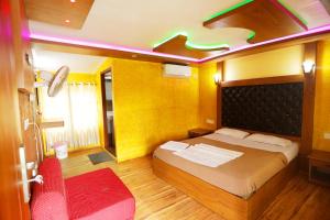 Harmony Houseboats客房内的一张或多张床位