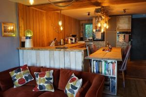 Η κουζίνα ή μικρή κουζίνα στο Beach house with sea views over Saundersfoot Bay