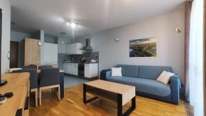 Kuchyňa alebo kuchynka v ubytovaní Szlak 50 by Homeprime + 10 fotografií