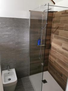 a bathroom with a shower and a toilet at Casa BORRIERO Farmhouse Charme B&B in Sospirolo +44 photos
