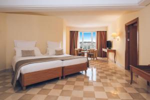 Postel nebo postele na pokoji v ubytování Iberostar Selection Kantaoui Bay