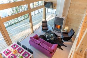 Posezení v ubytování Mustikkakallio Luxury Villa