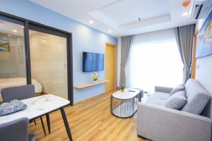 Televisyen dan/atau pusat hiburan di Căn hộ 2 phòng ngủ trực biển Quy Nhơn, TMS Pullman căn góc