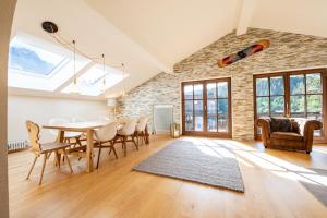 Posezení v ubytování Dachgeschoss Wohnung Akelei am Fuße der Zugspitze