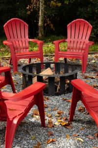 Φωτογραφία από το άλμπουμ του Foggy Bottom Cabins σε Pisgah Forest