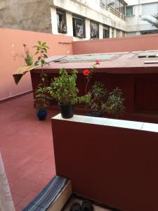 Balkoni atau teres di Property located in a quiet area close to the train station and town