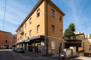 ボローニャにあるBella Bologna by Wonderful Italyの通路側の建物