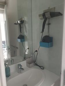 Kúpeľňa v ubytovaní studio Vue mer au cœur de malo les bains pieds dans l eau
