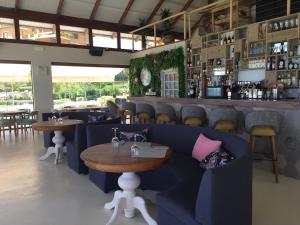 Posedenie v ubytovaní Apartment 4p Beach 3 Pools Top Location Garden SPA Parking Shops