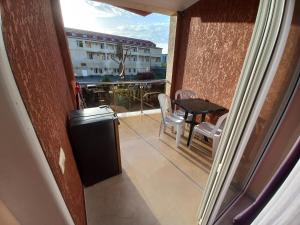 Imeri Hotel的阳台或露台