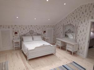 מיטה או מיטות בחדר ב-Villa Ladybug Unique design of your dreams