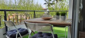 Balkón nebo terasa v ubytování Apartment with pool near the beach and Barcelona by train