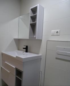 A bathroom at Pink Lake