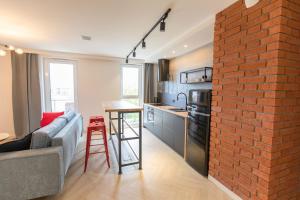 Kuchyňa alebo kuchynka v ubytovaní Rent40 Apartamenty Aura 2 Gdańsk Old Town