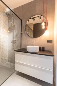 Kúpeľňa v ubytovaní Rent40 Apartamenty Aura 2 Gdańsk Old Town