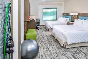 Letto o letti in una camera di EVEN Hotel Eugene by IHG