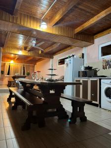 Kuchyň nebo kuchyňský kout v ubytování Guest House Yana