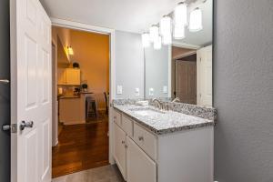 Fotografie z fotogalerie ubytování B 59-11 Beautiful 3BD 3BA Condo-Community Resort Amenities v destinaci Branson + 38 fotografií