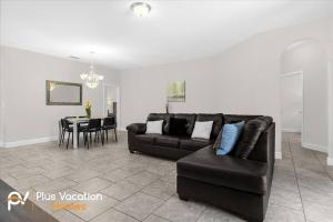 4159 -Private Pool&Spa at Resort-slides的休息区