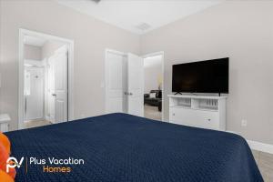 4159 -Private Pool&Spa at Resort-slides的电视和/或娱乐中心
