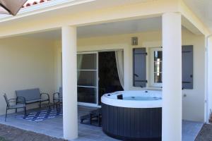 Fotografia z galérie ubytovania Gîte Lou, Gîte famille et bien être avec jacuzzi v destinácii Fontenay-le-Comte
