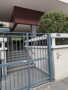 Zdjęcie z galerii obiektu Appartement lumineux Seine, île St-Germain, proche Porte de Versailles et la Défense w mieście Issy-les-Moulineaux