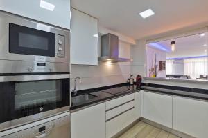 Kuchyňa alebo kuchynka v ubytovaní Luxury Apartment City Centre