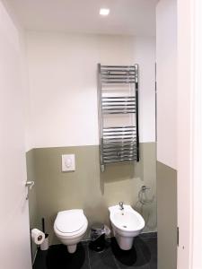 A bathroom at Pantheon Rome Relais