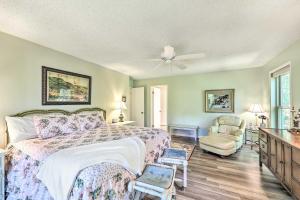 Voodi või voodid majutusasutuse Furnished Deck with Views Hot Springs Cottage toas +24 fotot