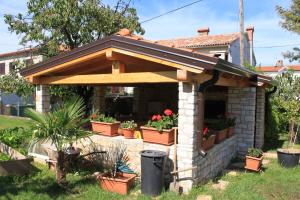 Vonkajšia záhrada v ubytovaní Studio Umag 7666a