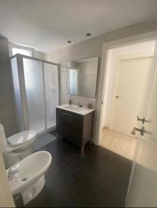 Kúpeľňa v ubytovaní VALENCIA RENT APARTS MILAGROSA 1