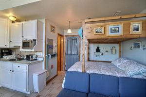 Kuchyň nebo kuchyňský kout v ubytování NC 12 56821-27 Condo + 2 fotografie