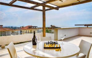 Nápoje v ubytovaní Awesome Home In Marina Di Ragusa