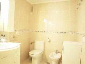 Ein Badezimmer in der Unterkunft ApartUP Spectacular Beach View