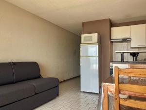 Prostor za sedenje u objektu Appartement Longeville-sur-Mer, 2 pièces, 4 personnes - FR-1-336-28