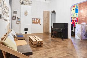 TV a/nebo společenská místnost v ubytování Moosica Hostel