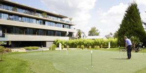 Golf hotelli aladel või selle läheduses
