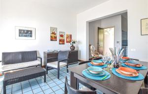 A seating area at Gorgeous Home In Pozzallo
