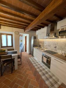 Η κουζίνα ή μικρή κουζίνα στο Villa Borgo Soale