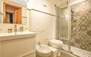 A bathroom at Amazing Apartment In Marina Di Ragusa